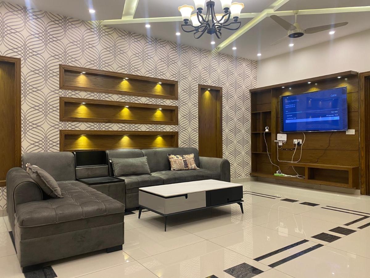 Luxury Guest House in Bahria Town - image 3