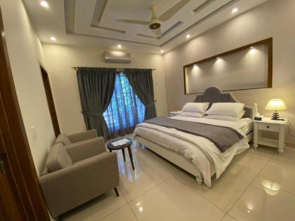 Luxury Guest House in Bahria Town - image 9