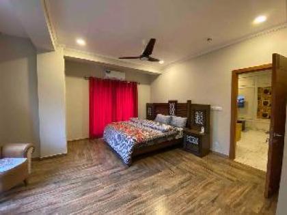 Luxurious 1BHK at Top Location of Twin Cities - image 11