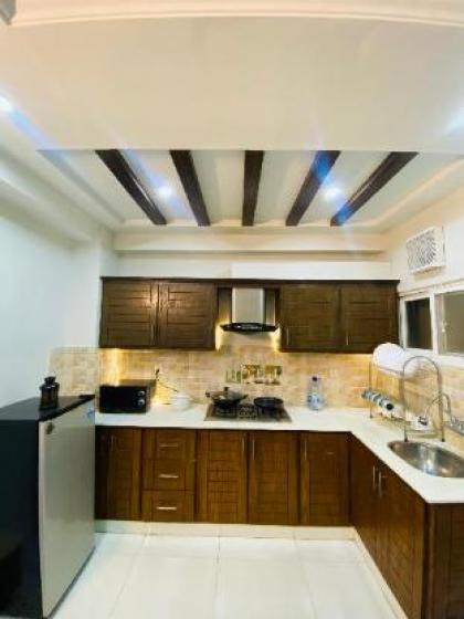 Two Bedroom Comfort Apartment for Family - image 12