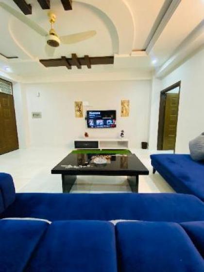 Two Bedroom Comfort Apartment for Family - image 4