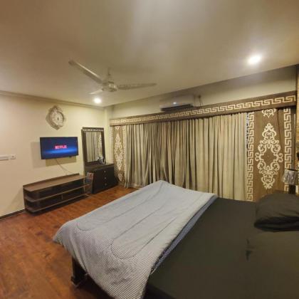 CosmoStay Islamabad Bahria Town - image 6