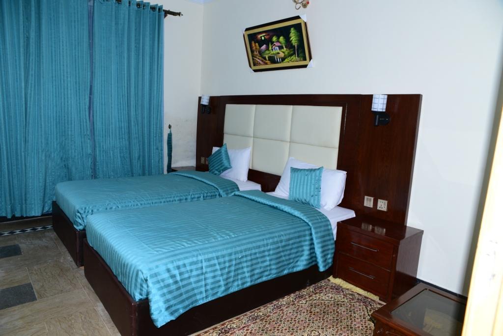 Canari Hotel kashmir View khanspur Ayoubia  - image 4