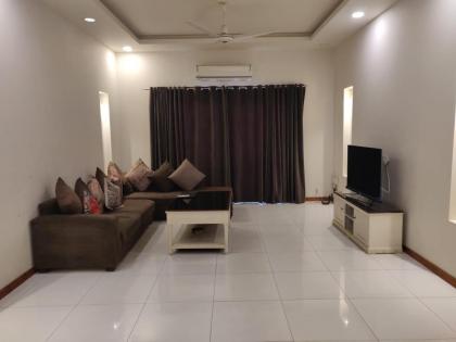 Royal Family Suite E-11 Only for Families Islamabad - image 15