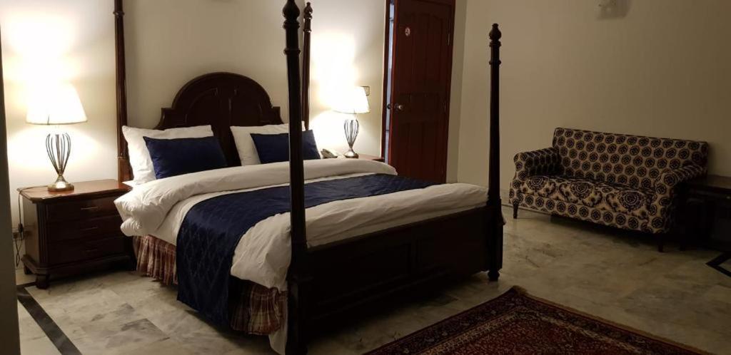 Royal Family Suite E-11 Only for Families Islamabad - image 5