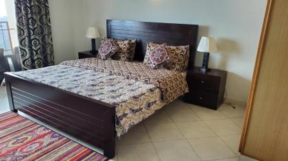 Rove Lodging-3 Bedroom Service Apartment - image 10