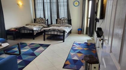 Rove Lodging-3 Bedroom Service Apartment - image 14