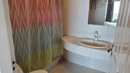 Rove Lodging-3 Bedroom Service Apartment - image 18