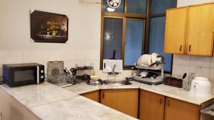Rove Lodging-3 Bedroom Service Apartment - image 6