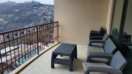 Rove Lodging-3 Bedroom Service Apartment - image 9