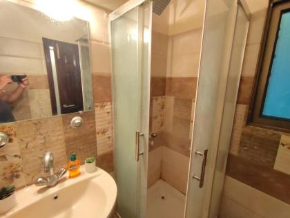 Family Friendly & Peaceful 3 Bed APT Free Wifi - image 14