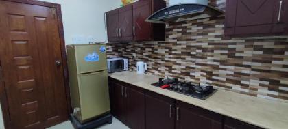 Luxurious Upscale 2Br with backup UPS Acs and wifi - image 21
