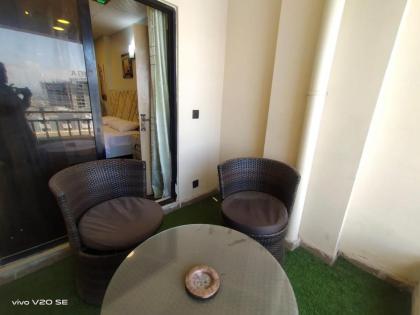 Luxury Three-Bedroom Apartment - image 22