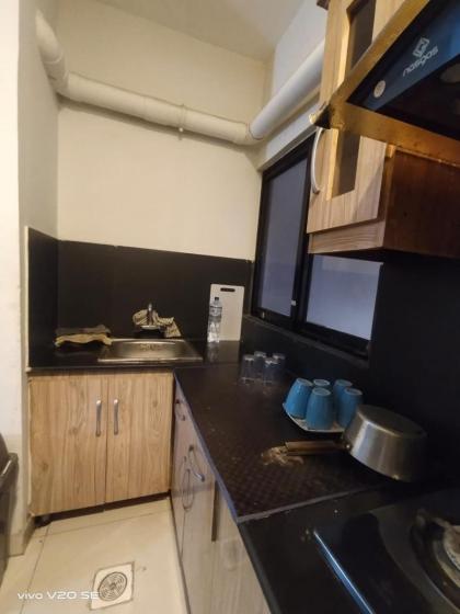 Luxury Three-Bedroom Apartment - image 27