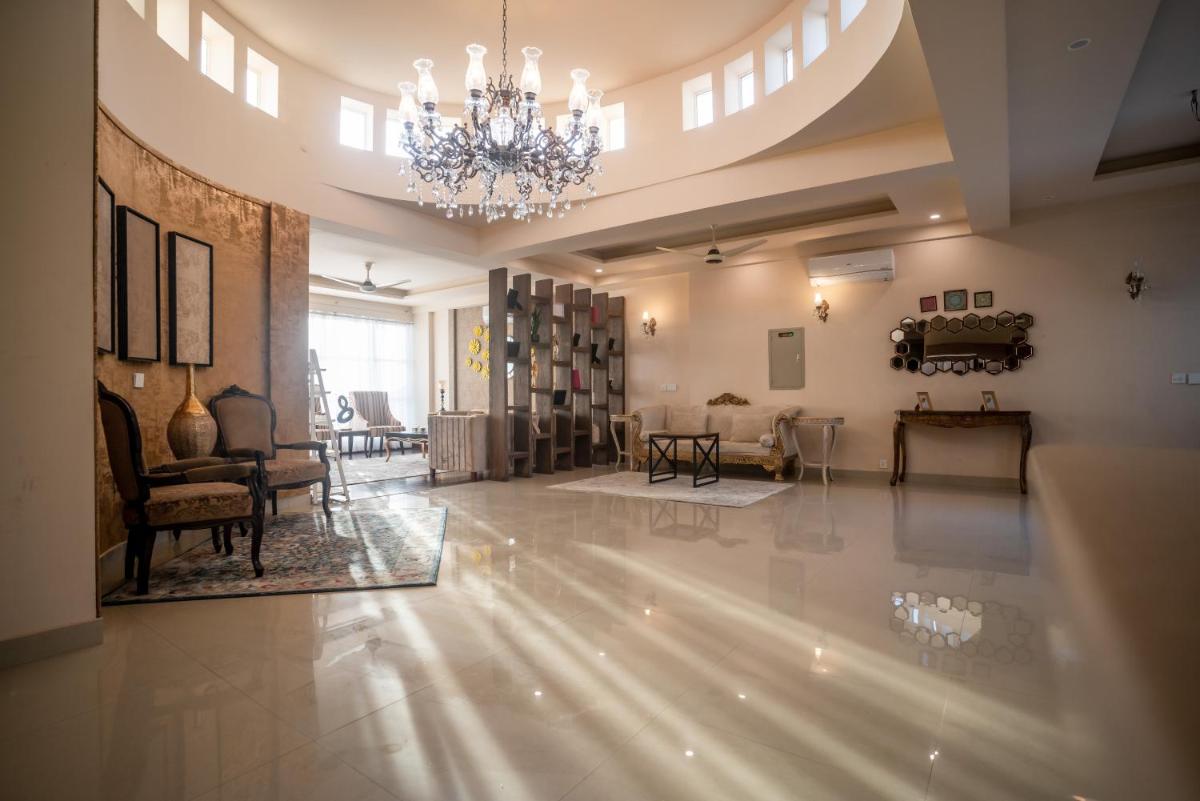 Penthouse by Shelton - image 4