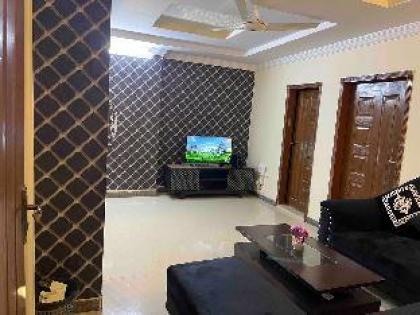 Cozy Calm Chaos 2BHK E-spot  Wifi  Chrome Cast - image 12