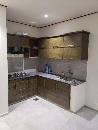 Elegant and welcoming one bed executive suite. - image 2