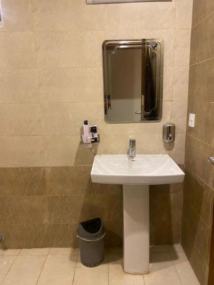 AK Hotel & Suites - image 23