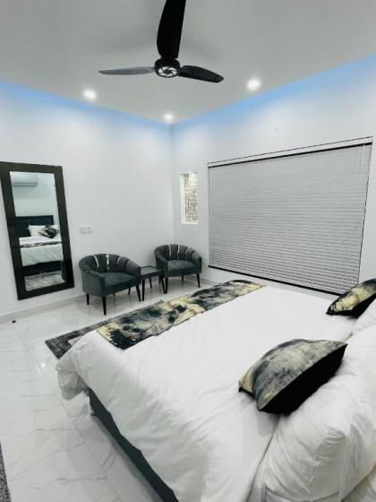 Amazing modern apartment in Islamabad  - image 20