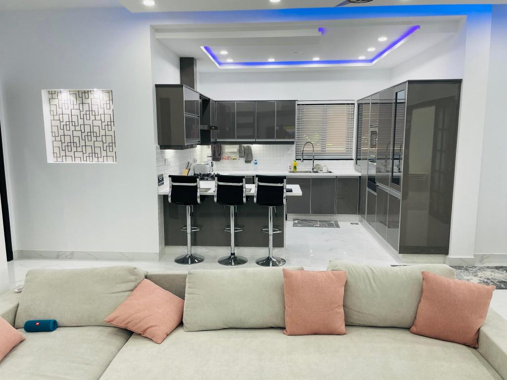 Amazing modern apartment in Islamabad  - image 7
