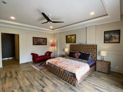 *Designer’s Luxurious 1BHK at Top Location of Twin Cities!! - image 30