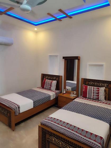 Fasil-Town Rooms Near Isb Air port - image 15