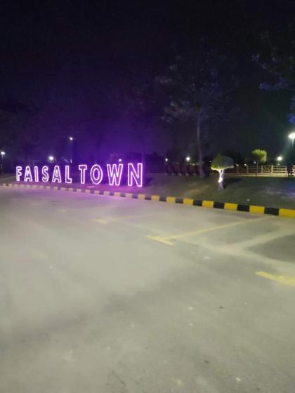 Fasil-Town Rooms Near Isb Air port - image 18