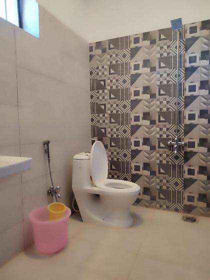 Fasil-Town Rooms Near Isb Air port - image 22