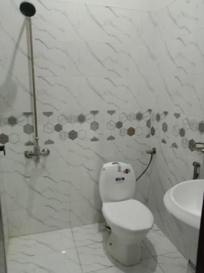Fasil-Town Rooms Near Isb Air port - image 26