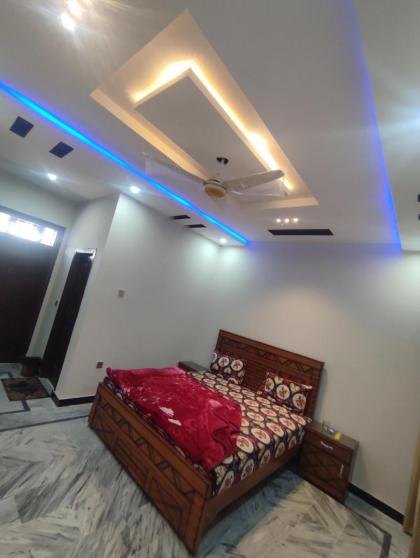 Fasil-Town Rooms Near Isb Air port - image 4
