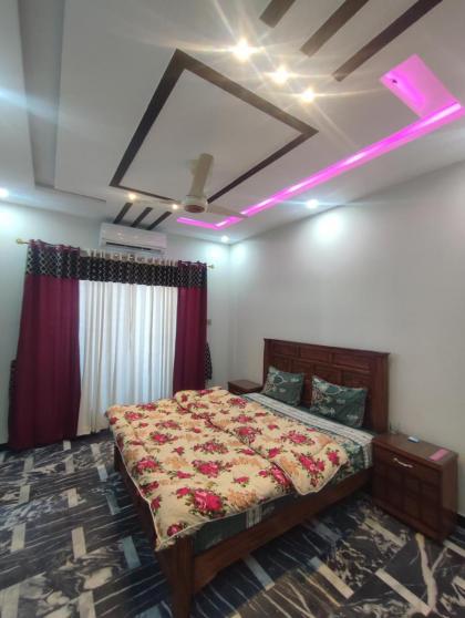Fasil-Town Rooms Near Isb Air port - image 6