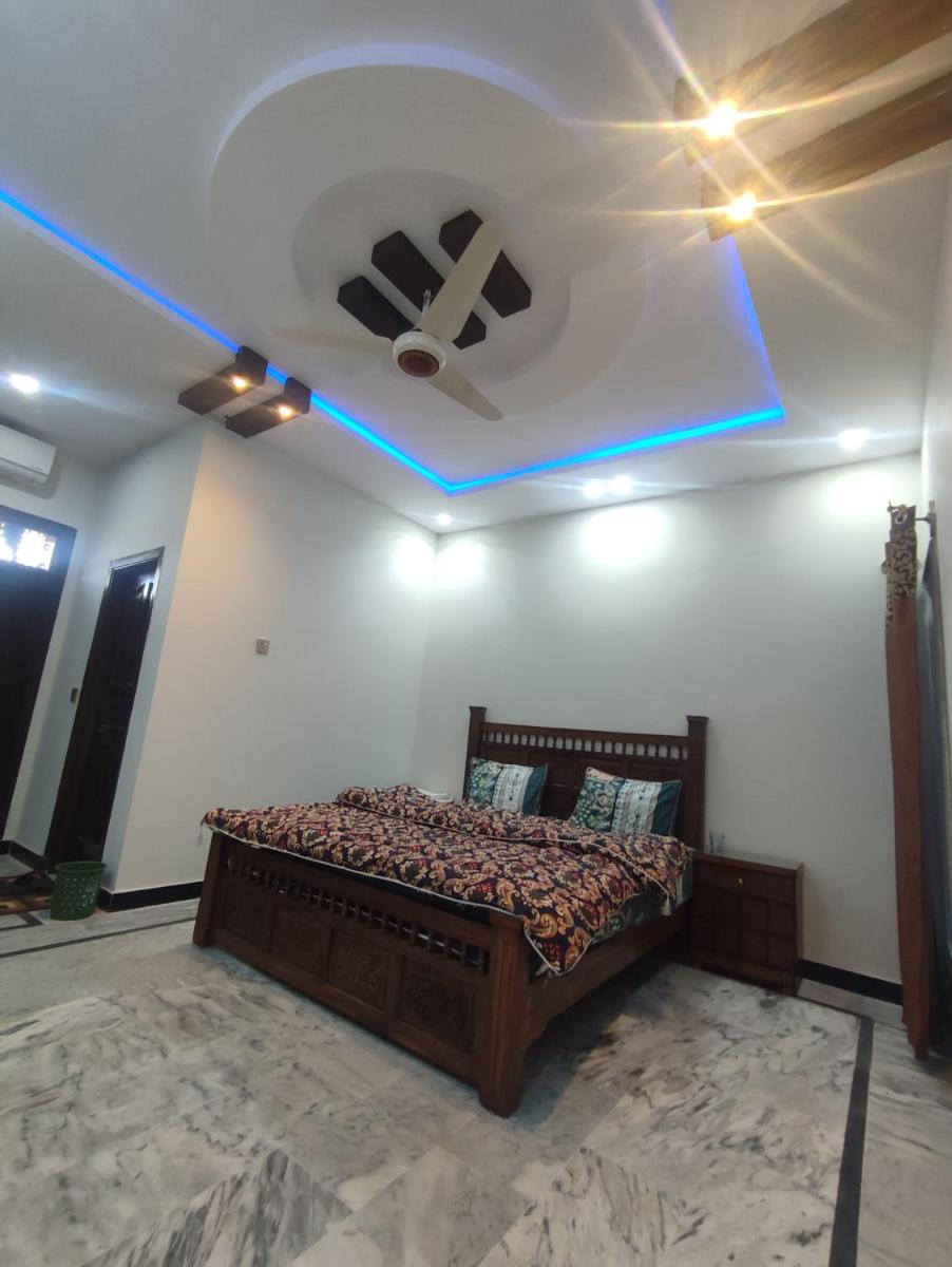 Fasil-Town Rooms Near Isb Air port - image 7