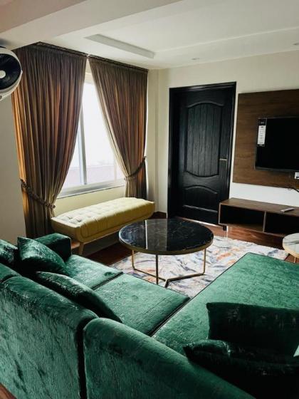 Exquisite 1-Bed Apartment in Murree