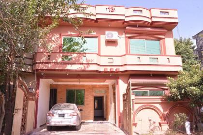 Redbury Inn Guesthouse