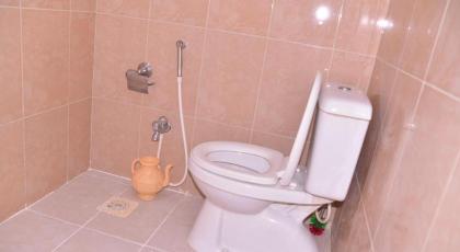 Redbury Inn Guesthouse - image 10