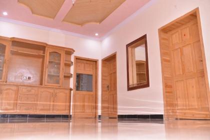 Redbury Inn Guesthouse - image 18
