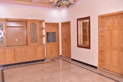 Redbury Inn Guesthouse - image 19