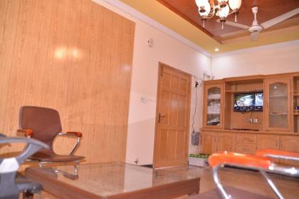 Redbury Inn Guesthouse - image 6