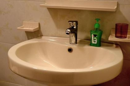 Hotel style twin-rooms in the most secure place! - image 3
