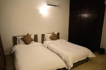 Hotel style twin-rooms in the most secure place! - image 5