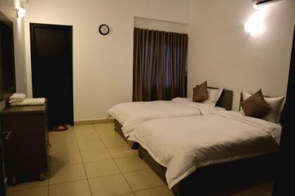 Hotel style twin-rooms in the most secure place! - image 7