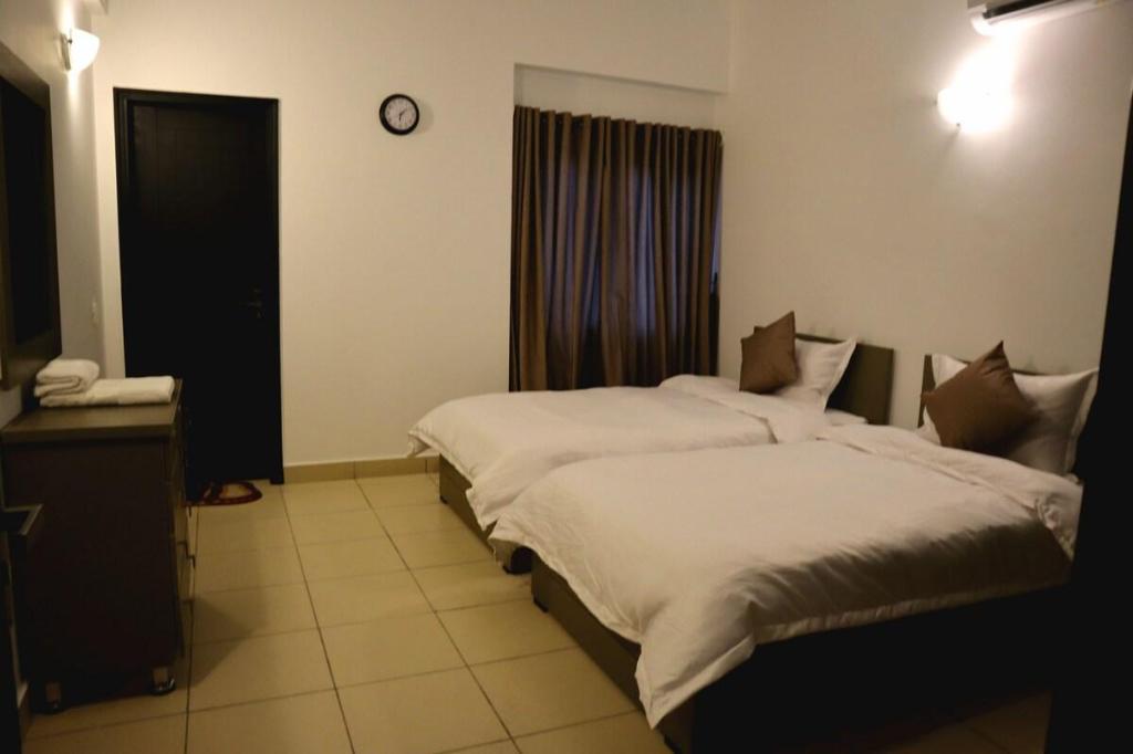 Hotel style twin-rooms in the most secure place! - image 7