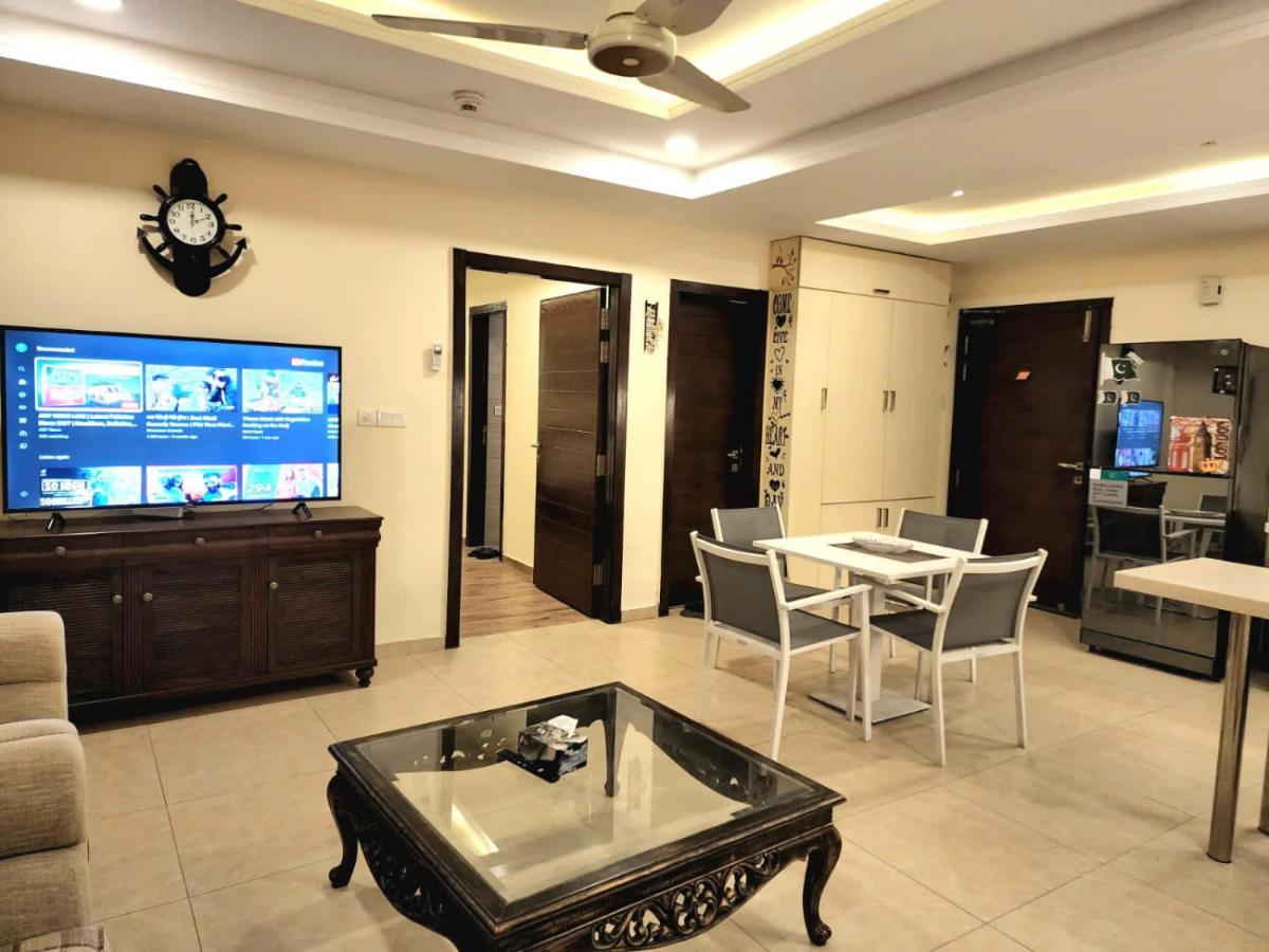 Bright & Beautiful 1 Bed Apt In Bahria Town - main image