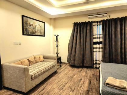 Bright & Beautiful 1 Bed Apt In Bahria Town - image 15