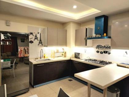 Bright & Beautiful 1 Bed Apt In Bahria Town - image 18