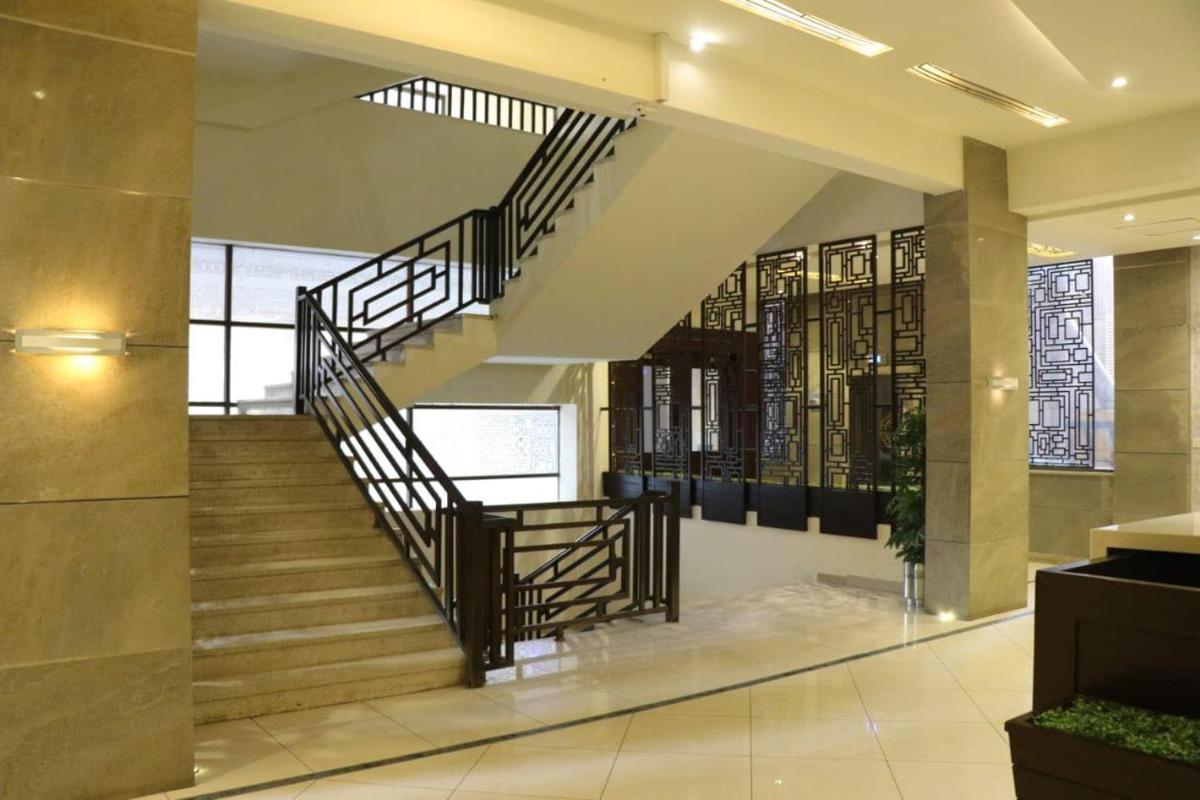 Bright & Beautiful 1 Bed Apt In Bahria Town - image 3
