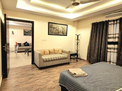 Bright & Beautiful 1 Bed Apt In Bahria Town - image 6