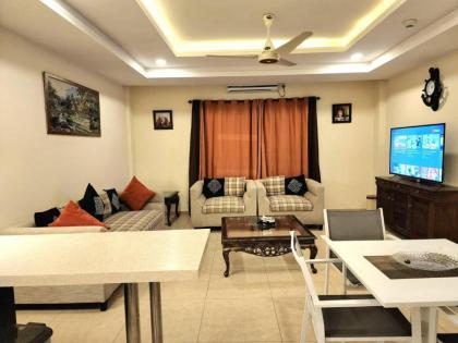Bright & Beautiful 1 Bed Apt In Bahria Town - image 7