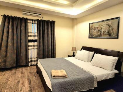 Bright & Beautiful 1 Bed Apt In Bahria Town - image 8