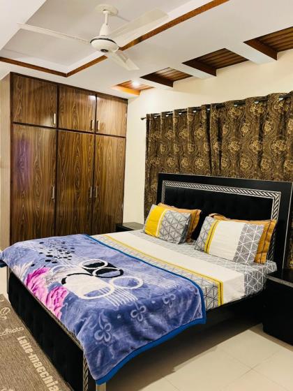 Luxurious Modern Apartments - image 16